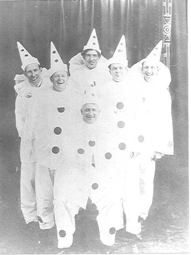 Levin Savage Club Pierrots