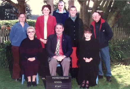 Poroutawhao School Staff Photo 2004
