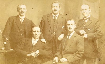Five Gentlemen in civilian dress. 1914-1918.