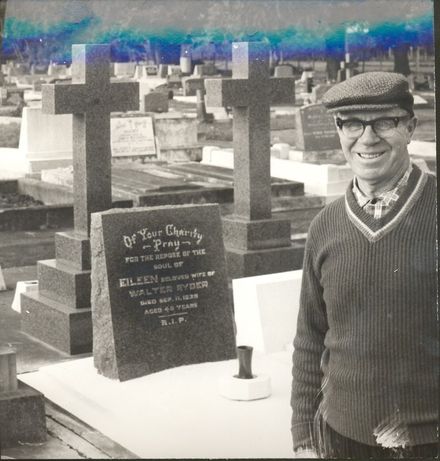 Mr Jorgensen, retiring Sexton, Levin, 1971 - Resource cover image