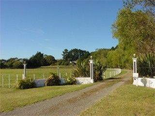 Moutoa Estate entrance - Resource cover image