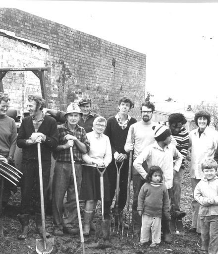 15 people (some identified) at Ballance Street Garden working bee, 1970's