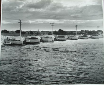 Flood Water, Moutoa Sluice Gates