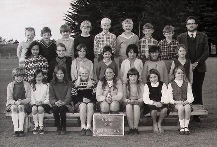 Poroutawhao School Standards 3-4 Class Photo 1972 - Resource cover image