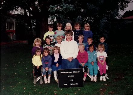 Poroutawhao School Junior Class Photo 1992 - Resource cover image