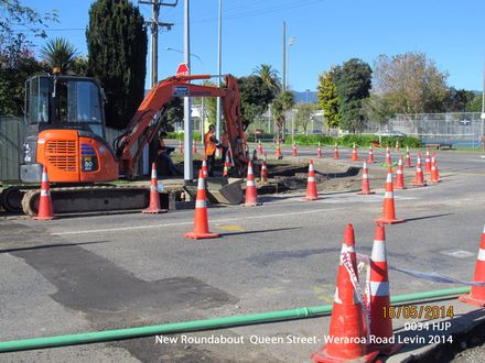 New Roundabout  Queen Street- Weraroa Road Levin 2014  HJP_0034 - Resource cover image
