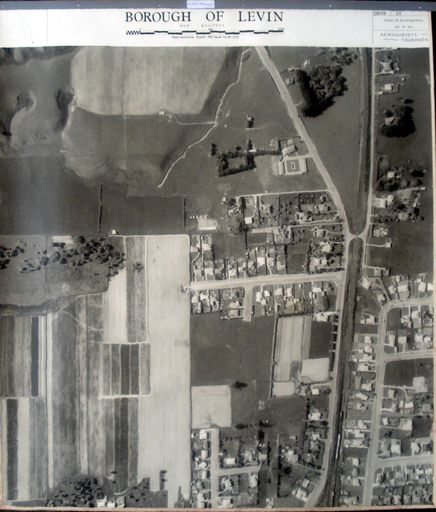 Aerial survey photograph (Levin)