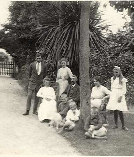 Gunning family, Bryce Street, Shannon, c.1912