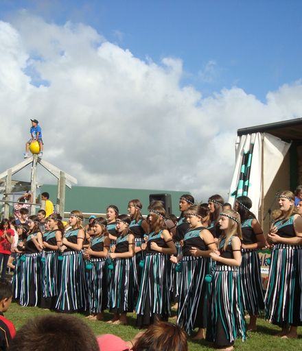 Ohau School Kapa Haka Group in action - 19 March 2011