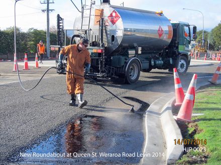 New Roundabout at Queen St Weraroa Road Levin 2014 HJP 0023