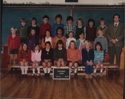 Poroutawhao School Standards 3-4 Class Photo 1974 - Resource cover image