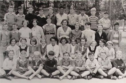 Poroutawhao School Standard 4-6 Class Photo 1955 - Resource cover image