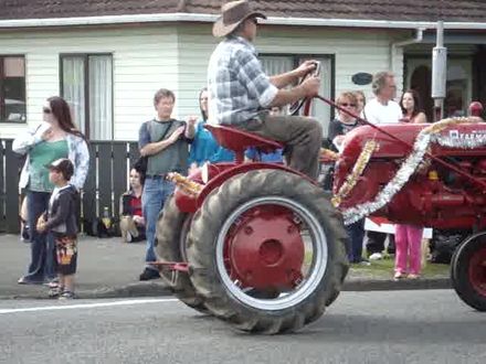 Old Farmall Cub Tractor in Levin Christmas Parade 2011 - Resource cover image