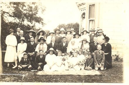 Sunley Wedding Group in Dean's garden, Christmas Day 1924