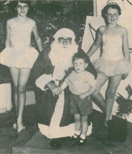 Father Christmas, Levin 1957