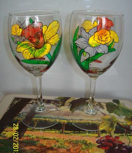 Hand painted Daffodil flower wine Glasses