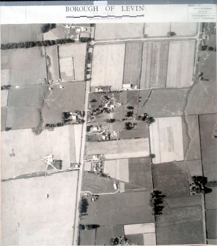 Aerial survey photograph (Levin)