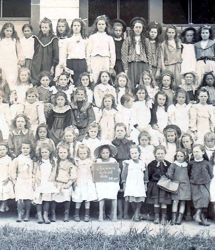 Girls of Shannon School and 2 female teachers, 1908