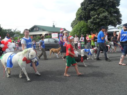 SPCA Christmas Parade 2011 - 2