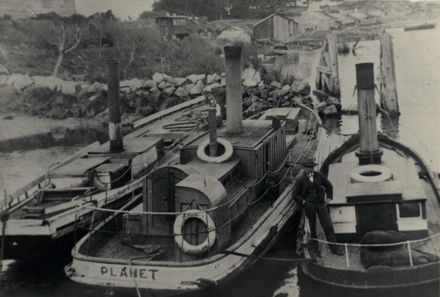 Steamers on Manawatu River c.1905