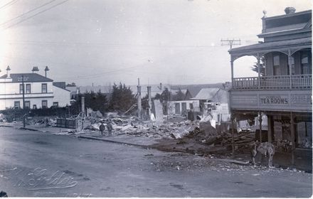 Foxton 1912- the West side of the street, Post Office to Perreau's Tearooms - Resource cover image