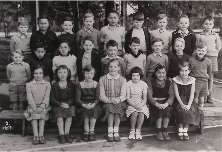 Poroutawhao School Standard 1 Class Photo 1959
