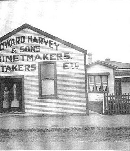 Howard Harvey & Sons