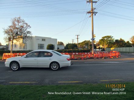 New Roundabout Queen Street- Weraroa Road Levin 2014_0030HJP