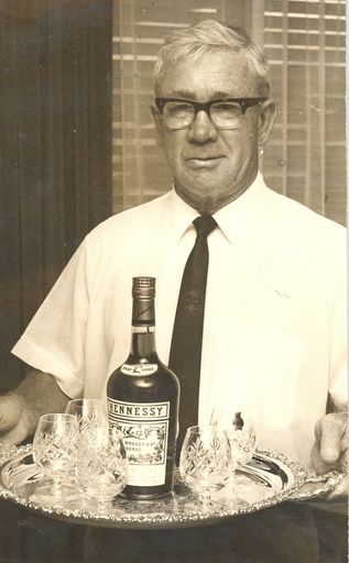 Mr Parker, Secretary of the Levin Squash Club retires - Resource cover image