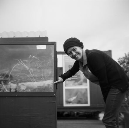 Peta Pointing Out A Gecko