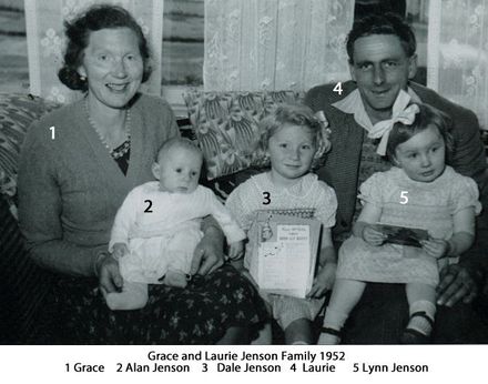 Laurie Jenson Family 1952 - Resource cover image