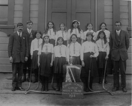 Foxton School Girls Hockey Team 1914