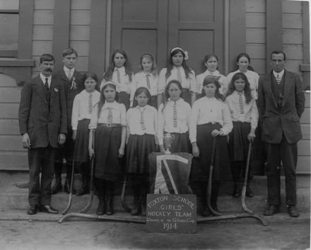 Foxton School Girls Hockey Team 1914