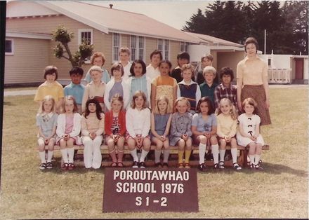 Poroutawhao School Standards 1-2 Class Photo 1976