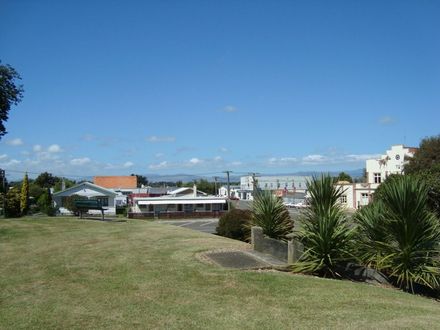 From Ihakara Gardens, Foxton looking east 2010 - Resource cover image
