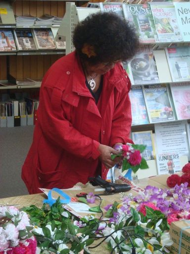 Making headband at Celebrating Pasifika week, Levin 3