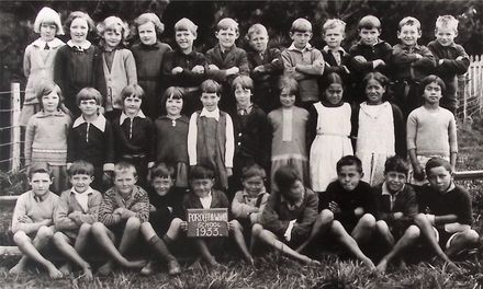 Poroutawhao School 1933 Juniors