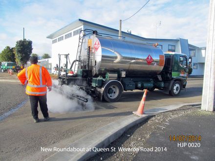 New Roundabout at Queen St  Weraroa Road Levin 2014 HJP 0020