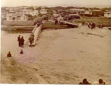 Opening first traffic bridge, Hokio Beach, 1931