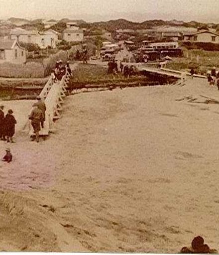 Opening first traffic bridge, Hokio Beach, 1931