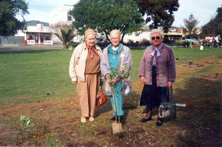 Tree planting ceremony at Te Maire Park, Plimmer Terrace, Shannon, c.1990