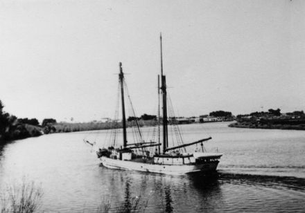 "Huanui" on the Manwatu River