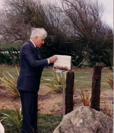 Flax walk opening - Sir Paul Reeves unveiling plaque, 1990