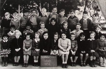 Poroutawhao School Junior Class Photo 1952