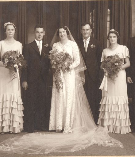 Wedding Party - Maisie (nee Ransom) and Cliff Wilkinson, 1935