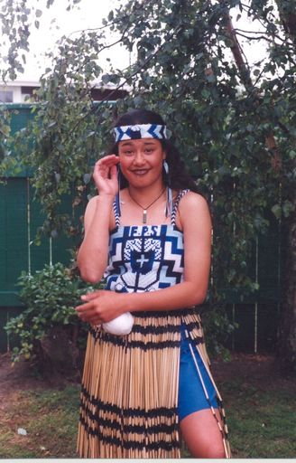 Emma Jaye King, Foxton School Kapahaka member, 1995