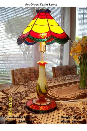 Art Glass stained glass table lamp