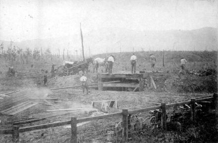 Pit sawing timber at Shannon