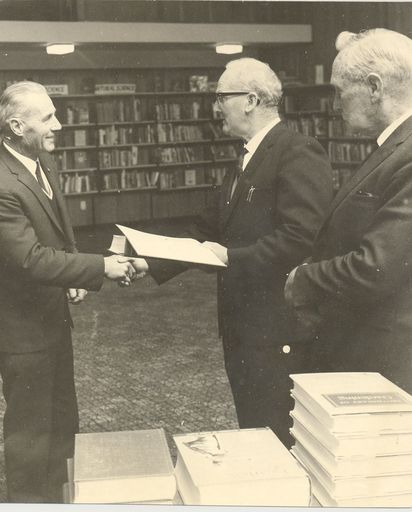 Horticultural books presented to Levin Public Library, 1969