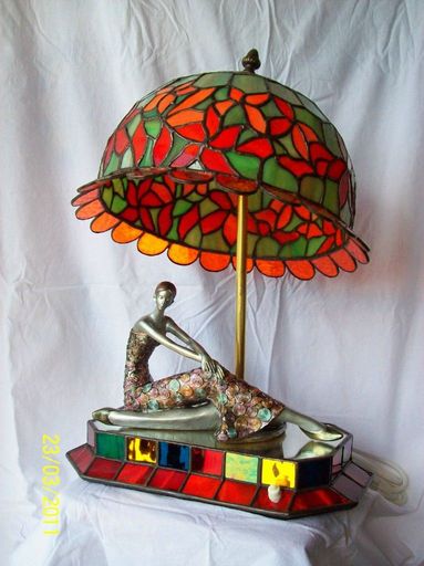 Deco Art Lady on oblong base lamp